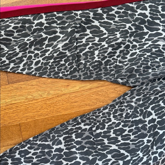 Mother The No Zip MisFit Jungle Eyes Leopard Print Joggers with Red Pink Stripe - Picture 9 of 9